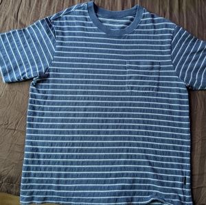 Patagonia t-shirt striped with front pocket